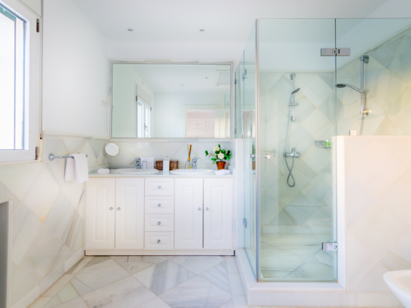 Opulent Marbella Villa: Your Dream Retreat Awaits