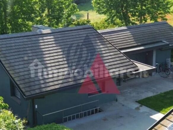 Charming Villa For Sale, Via Brede, Urago D’oglio