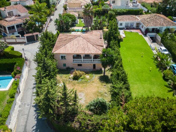 Villa To Reform Ideally To Invest