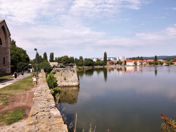 Discover Your Ideal Home In A Secure, Scenic Setting