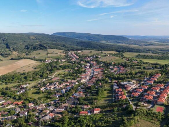 Discover Your Ideal Home In A Secure, Scenic Setting