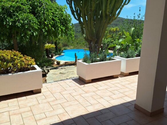 Stunning Villa In S’estanyol: Your Mediterranean Escape