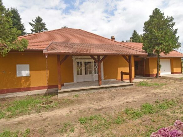Charming Home In Picturesque Kadarkút, Somogy
