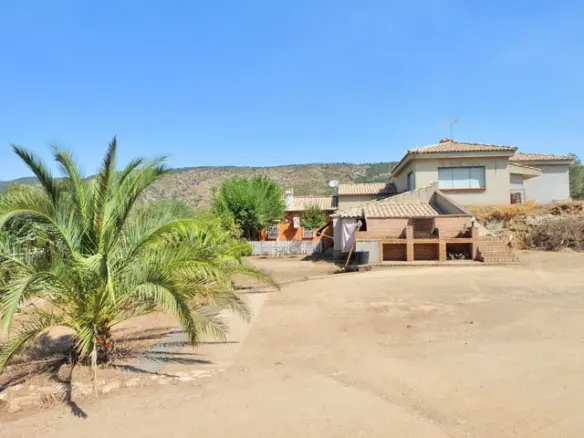 9-bedroom Finca In Espiel, Spain (500 M²)