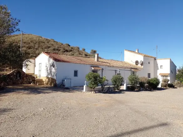 3-bedroom Finca In Puerta Lumbreras, Spain (220 M²)