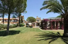 25-bedroom Property In Sevilla, Spain (4.500 M²)