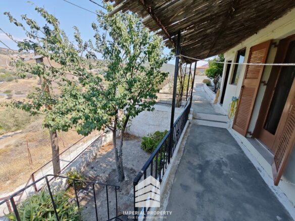 Stunning Amphitheater House In Keratea, Dionysos – 138 Sqm
