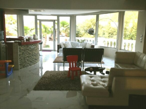 4-bedroom Villa In Vasilika, Greece (450 M²)