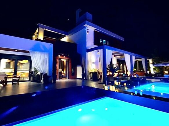 2-bedroom Villa In Thermi, Greece (785 M²)