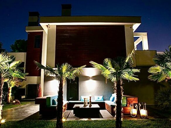 2-bedroom Villa In Thermi, Greece (785 M²)