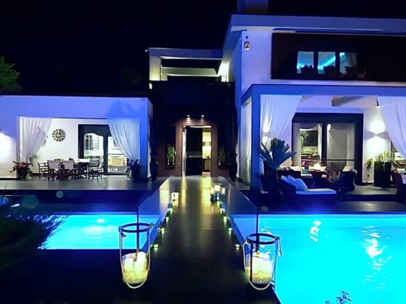 2-bedroom Villa In Thermi, Greece (785 M²)
