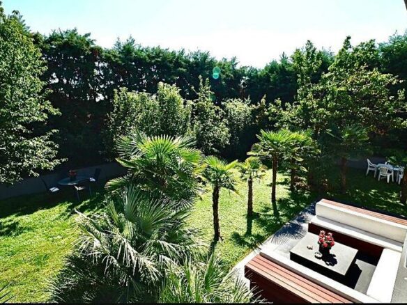 2-bedroom Villa In Thermi, Greece (785 M²)