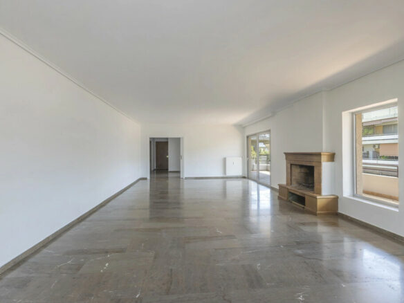3-bedroom Flat In Agia Paraskevi, Greece (180 M²)