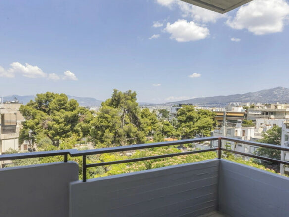 3-bedroom Flat In Agia Paraskevi, Greece (180 M²)