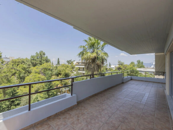 3-bedroom Flat In Agia Paraskevi, Greece (180 M²)