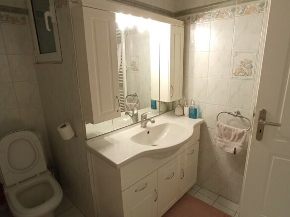 2-bedroom Flat In Nikaia, Greece (90 M²)