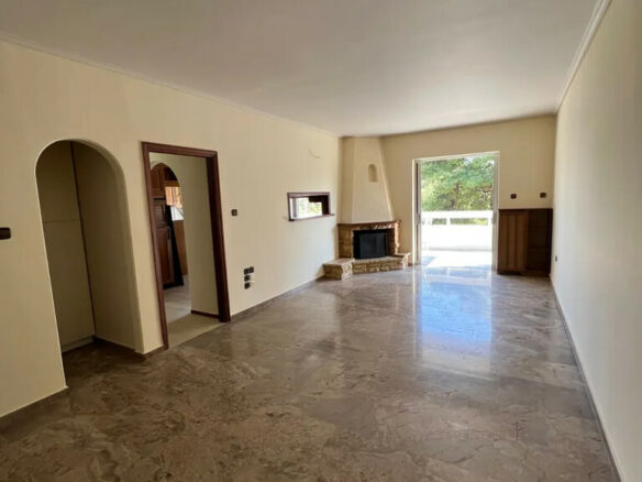 2-bedroom Flat In Pefki, Greece (88 M²)