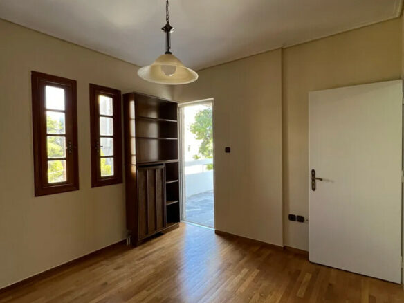 2-bedroom Flat In Pefki, Greece (88 M²)