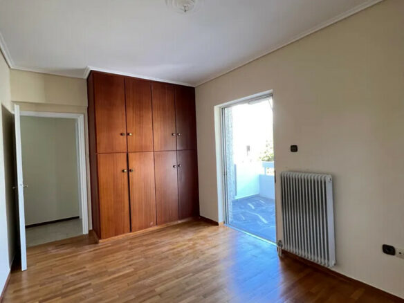 2-bedroom Flat In Pefki, Greece (88 M²)