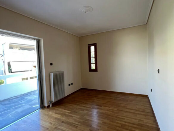 2-bedroom Flat In Pefki, Greece (88 M²)
