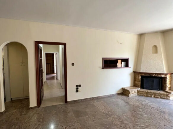 2-bedroom Flat In Pefki, Greece (88 M²)