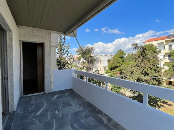 2-bedroom Flat In Pefki, Greece (88 M²)