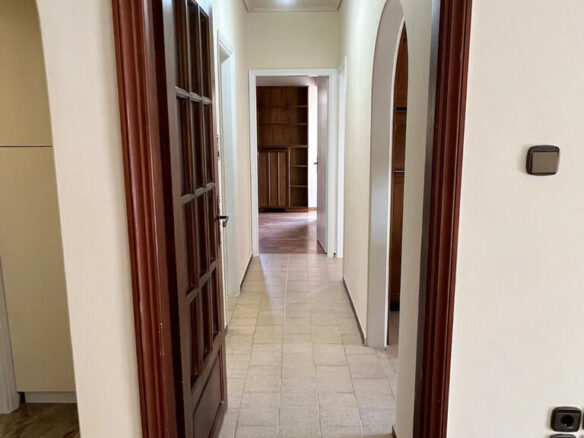 2-bedroom Flat In Pefki, Greece (88 M²)