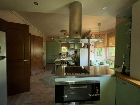 5-bedroom Villa In Acharnes, Greece (680 M²)