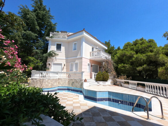5-bedroom Villa In Acharnes, Greece (680 M²)