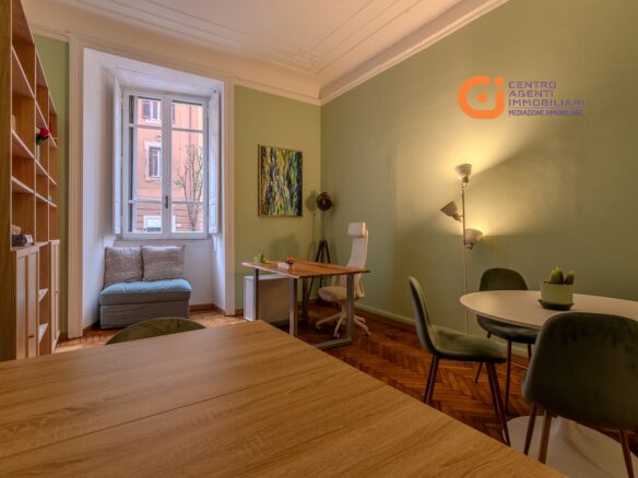 Elegant Historic Apartment In Prime Prati/mazzini Location