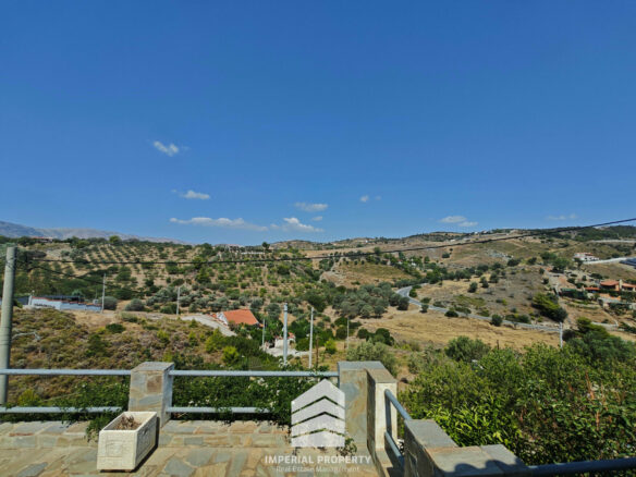Stunning Amphitheater House In Keratea, Dionysos – 138 Sqm