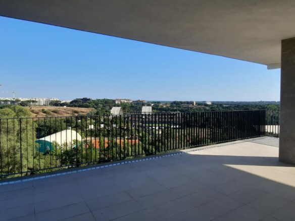 Stunning New Four-room Apartment With Terrace In Aurelia Area