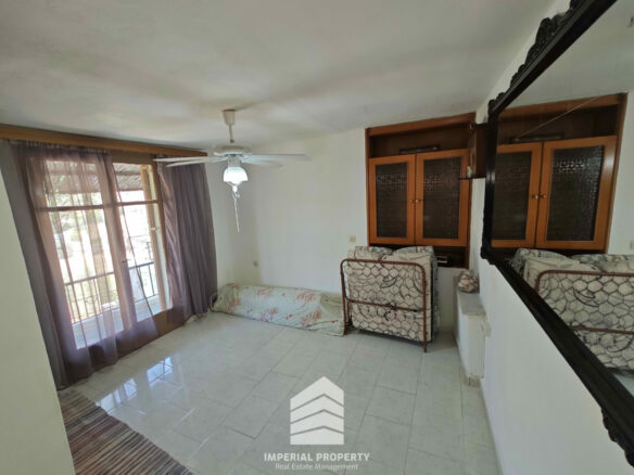 Stunning Amphitheater House In Keratea, Dionysos – 138 Sqm