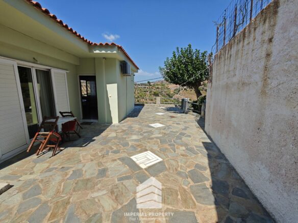 Stunning Amphitheater House In Keratea, Dionysos – 138 Sqm