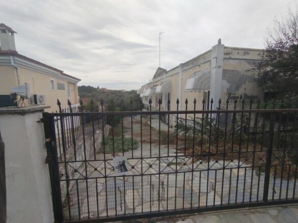 2-bedroom Commercial Property In Mikra, Greece (800 M²)