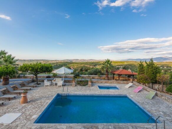 3-bedroom Villa In Nikos Kazantzakis, Greece (410 M²)