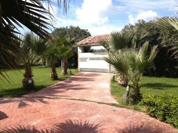 4-bedroom Villa In Vasilika, Greece (450 M²)