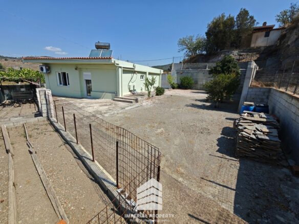 Stunning Amphitheater House In Keratea, Dionysos – 138 Sqm