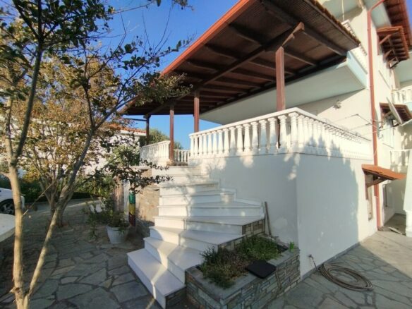 9-bedroom Detached House In Thermaikos, Greece (300 M²)