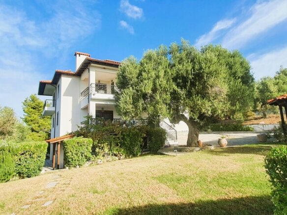 5-bedroom Villa In Sithonia, Greece (300 M²)