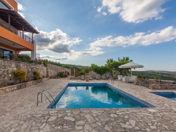 3-bedroom Villa In Nikos Kazantzakis, Greece (410 M²)