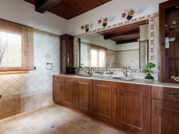 3-bedroom Villa In Nikos Kazantzakis, Greece (410 M²)