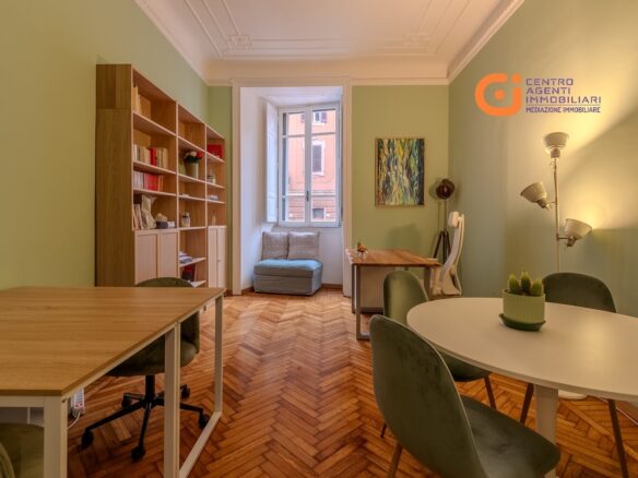 Elegant Historic Apartment In Prime Prati/mazzini Location