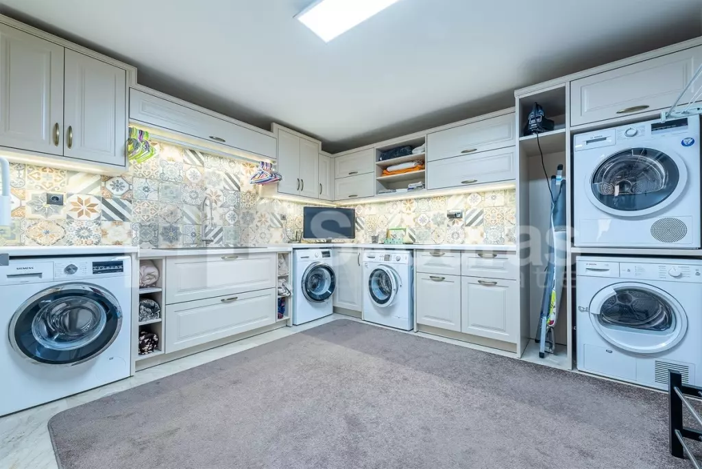 06eb26001efc4e3c83825bcadf587758