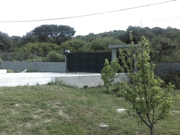 Detached House In Greece (375 M²)