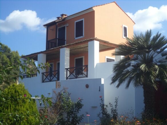 Complex In Kastro Killinis, Greece (210 M²)