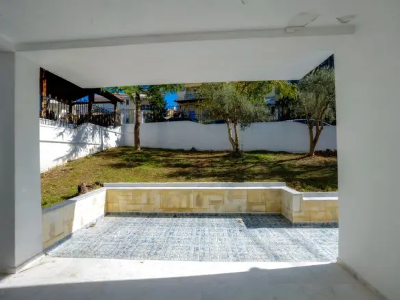 6-bedroom Villa In Oreokastro, Greece (584 M²)