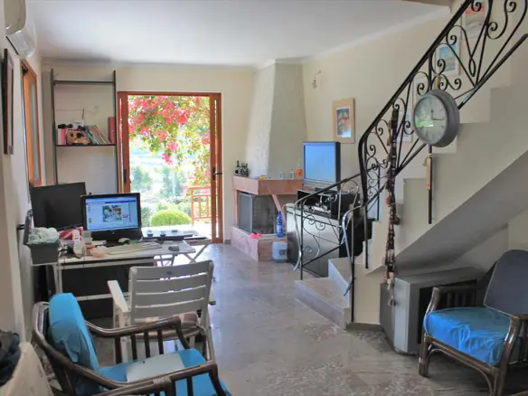 3-bedroom Maisonette In Anavissos, Greece (130 M²)