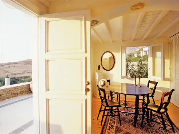Business In Mykonos, Greece (300 M²)