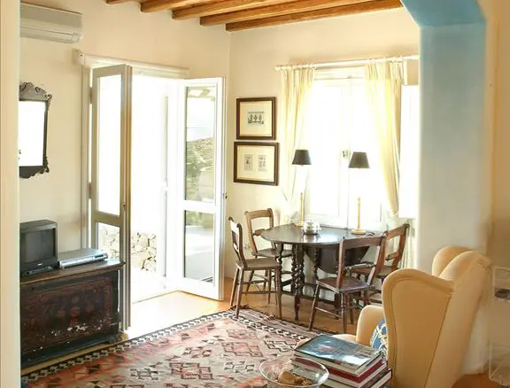 Business In Mykonos, Greece (300 M²)